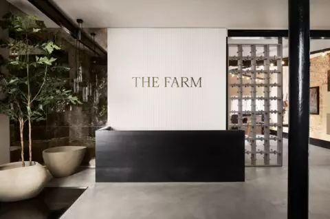 Eingang The Farm